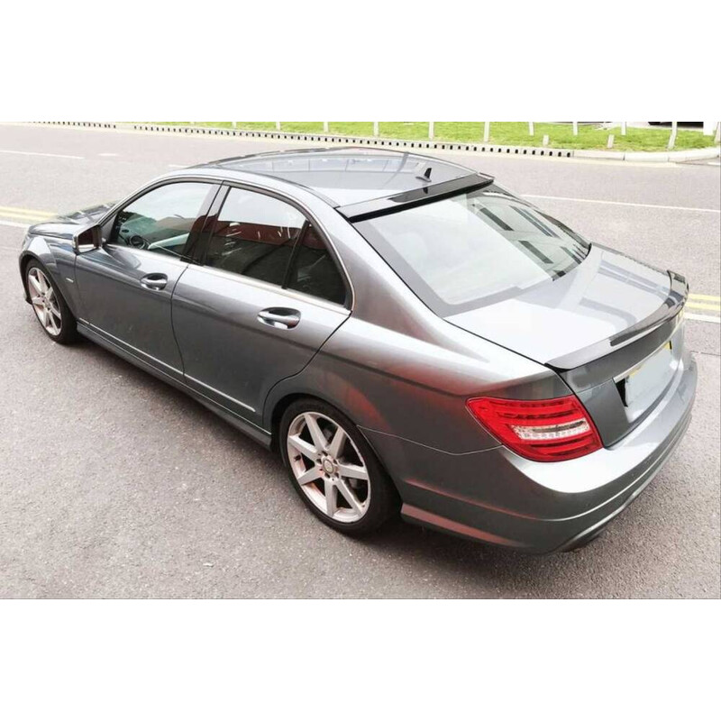 Mercedes W204 2007-2014 C Serisi İçin Uyumlu Cam Üstü Spoiler - Piano Black (Parlak Siyah)