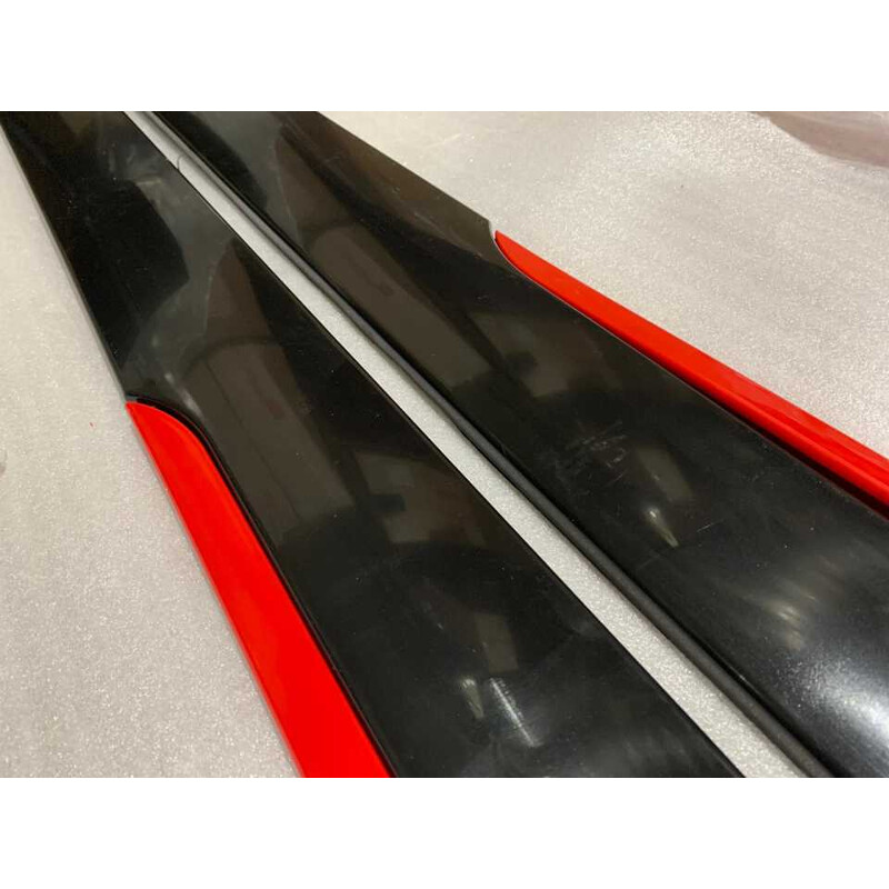 Universal Yan Marşpiyel Siyah-Kırmızı Şeritli