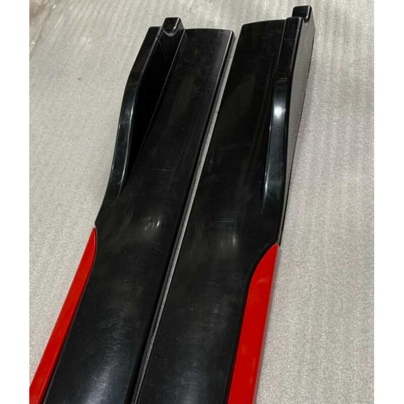 Universal Yan Marşpiyel Siyah-Kırmızı Şeritli